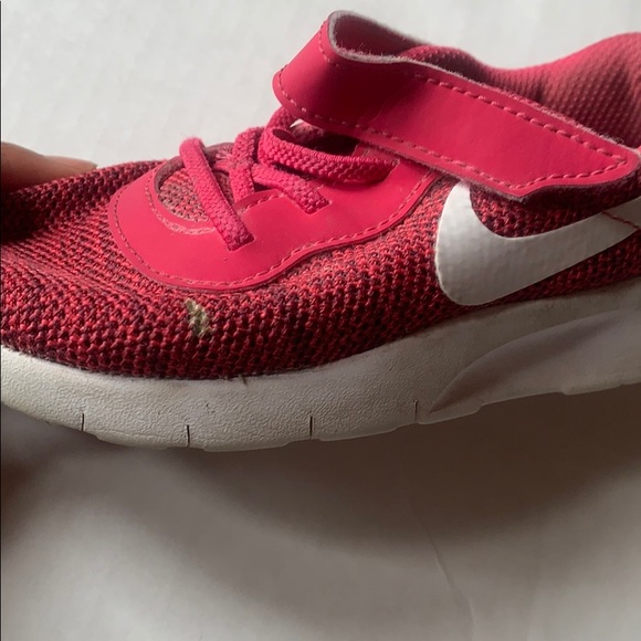 Kids pink nike shoes - Picture 7 of 7